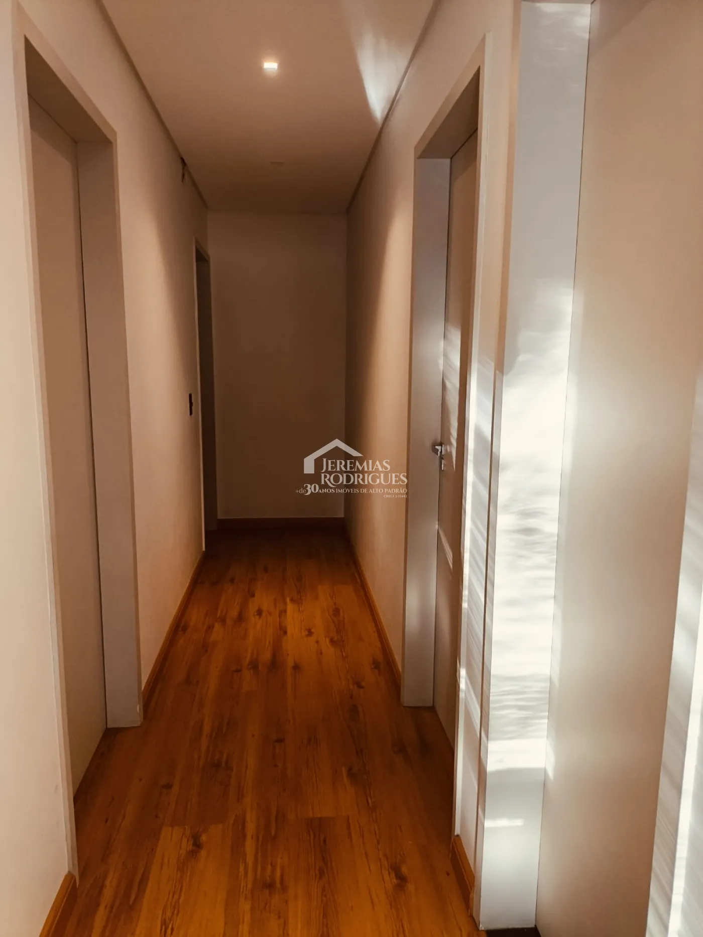 Casa com 3 dormitórios no Condomínio Residencial Verdes Vales em Taubaté/SP.