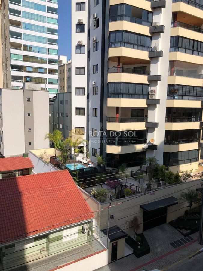 Cistal Mar Apartamento 3 Quartos e Terraço Privativo na Meia Praia