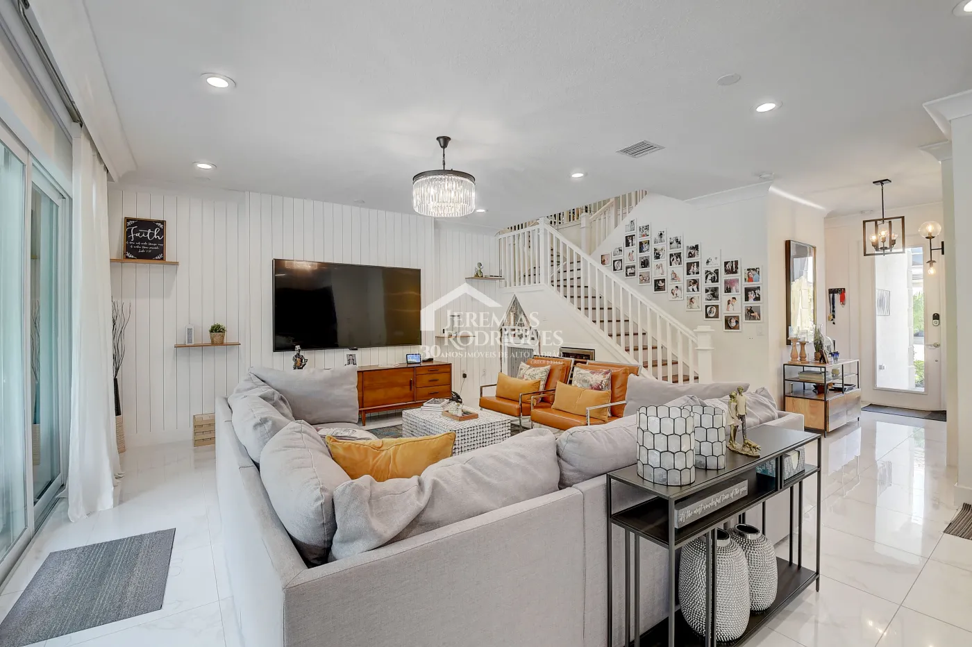 Casa com 4 dormitórios - Condomínio Dakota - Miami/ Flórida