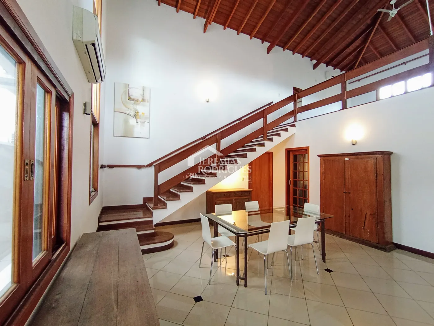 Casa para venda e locação com 3 dormitórios no Condomínio Taubaté Village em Taubaté/SP