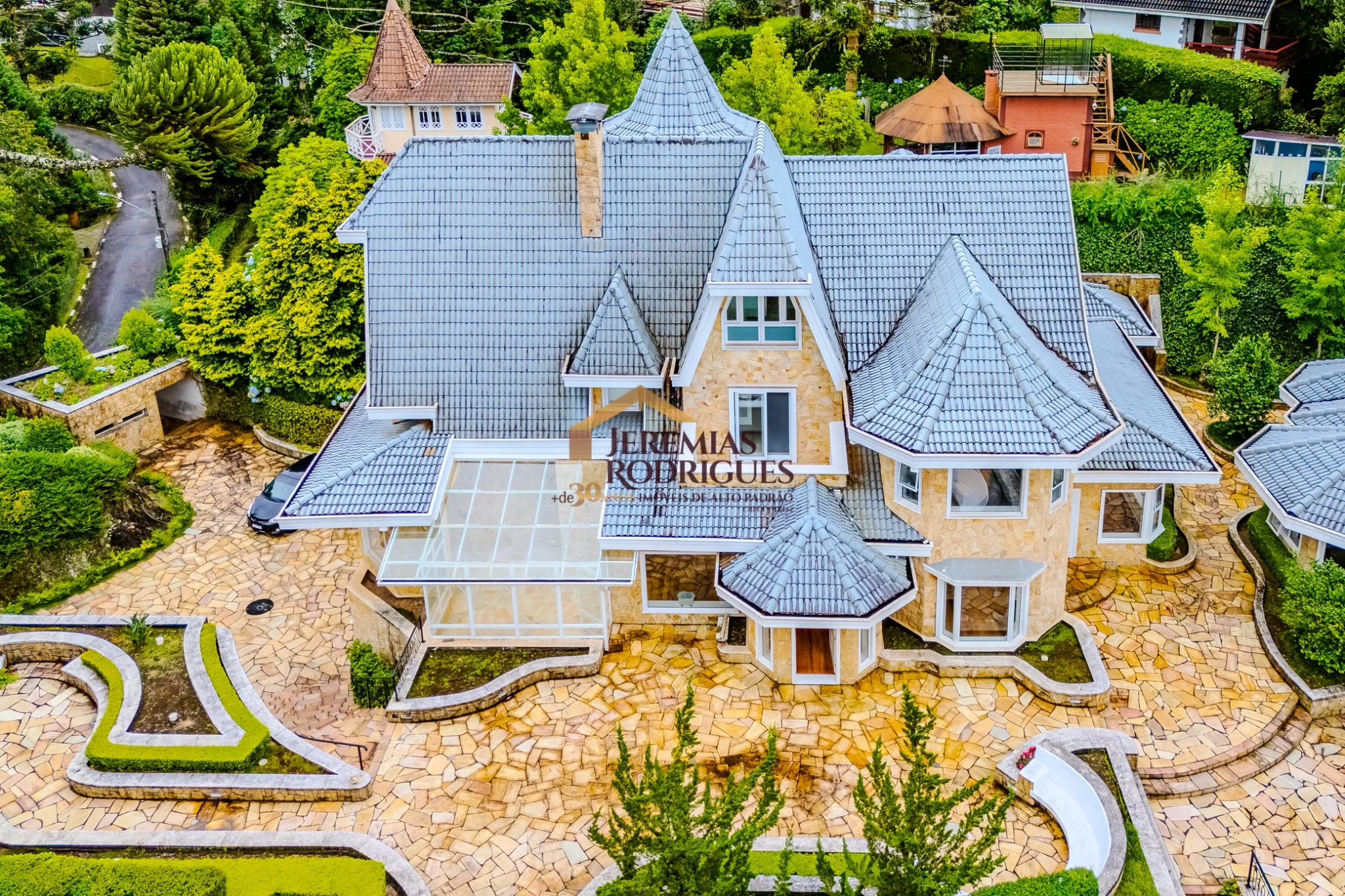 Casa à venda no Condomínio Jardim Véu das Noivas em Campos do Jordão/SP. — foto 67