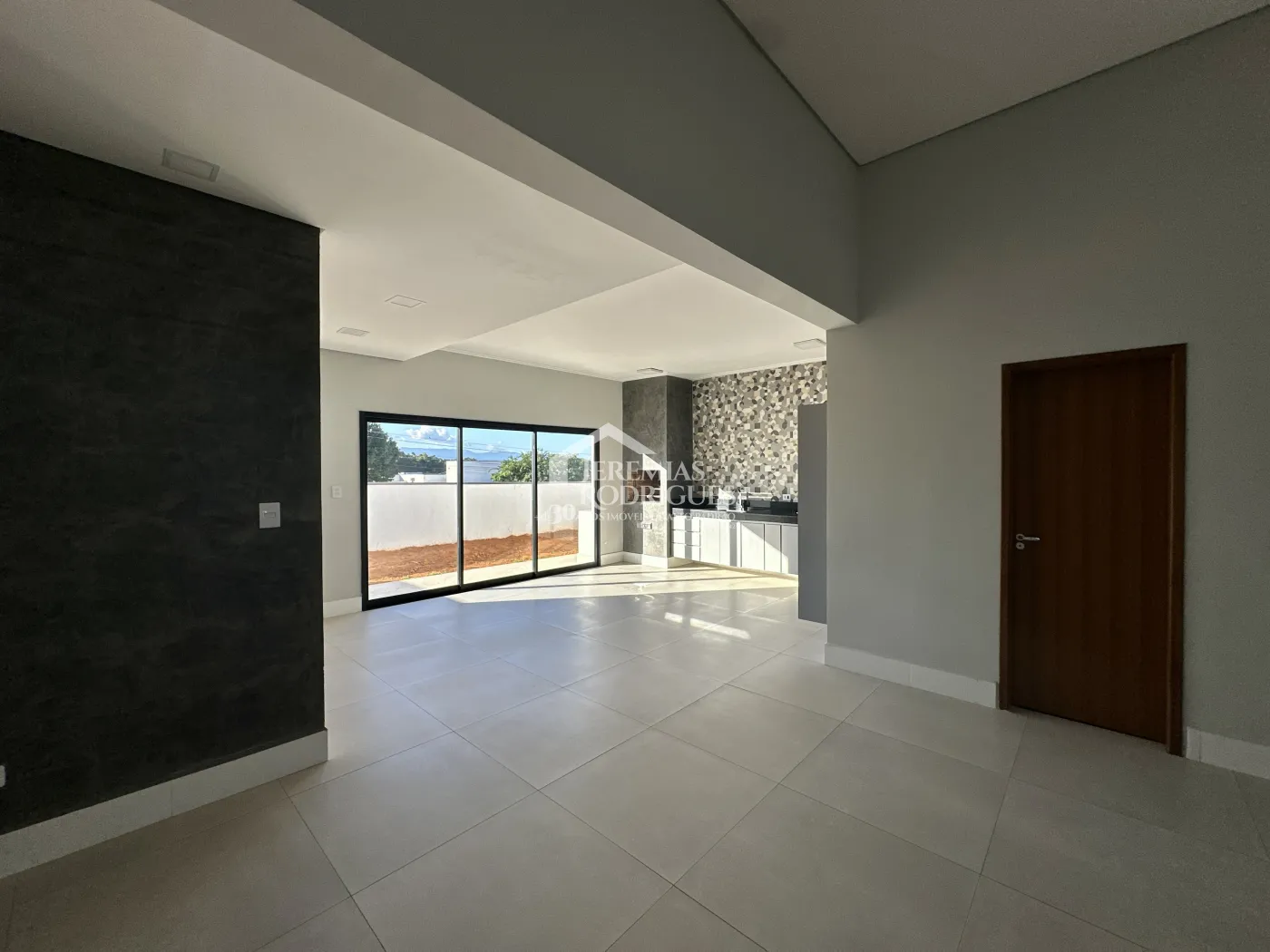 Casa para locação com 3 dormitórios no Condomínio Parque das Araucárias em Tremembé/SP
