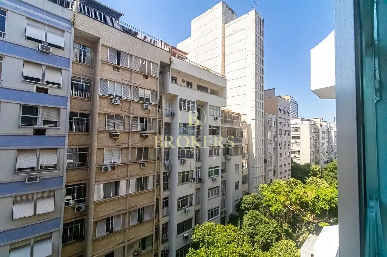 Apartamento à venda, Rua Miguel Lemos - Copacabana. Duplex modernizado, 3 quartos, sendo 1 suíte co