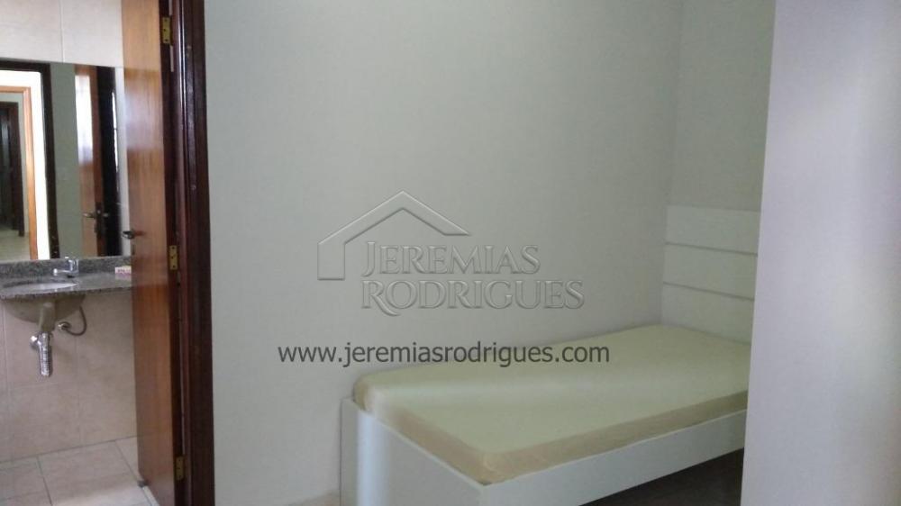 Apartamento à venda com 3 dormitórios, 146 m² no Edifício Olímpia em Taubaté/SP. 