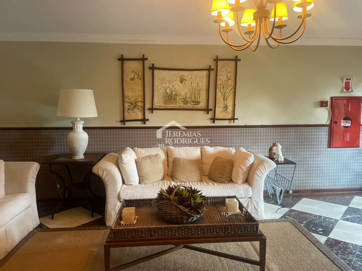 Apartamento com 3 dormitórios, 186 m² -  Condomínio Nouvelle Ville - Campos do Jordão/SP