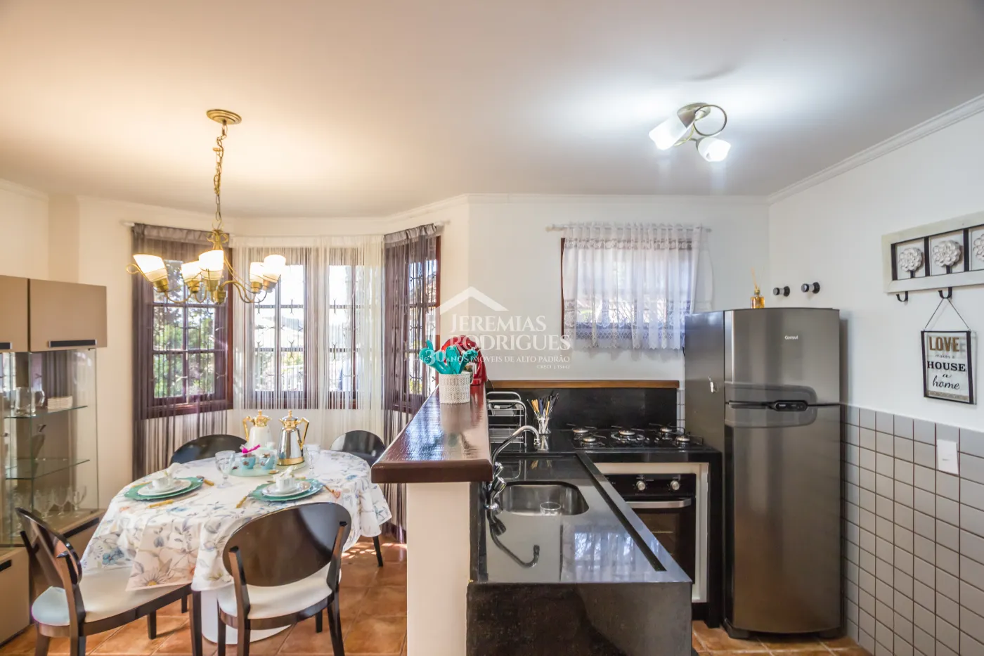 Casa com 3 suítes, 170 m² - Condomínio Jardim Monte Belo - Campos do Jordão/SP