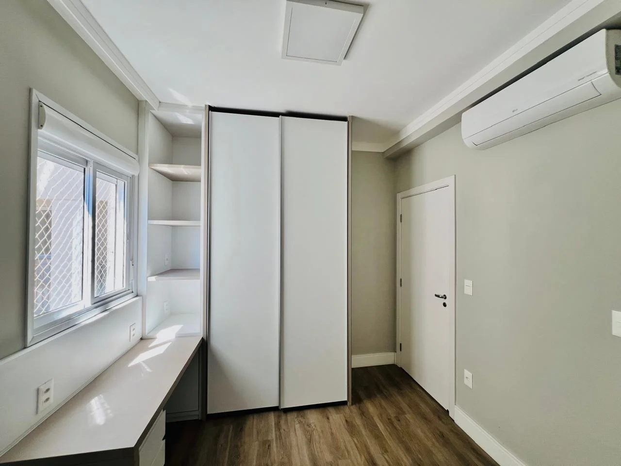 Apartamento para venda e locação no Edifício Grand Terrace em Taubaté/SP. 