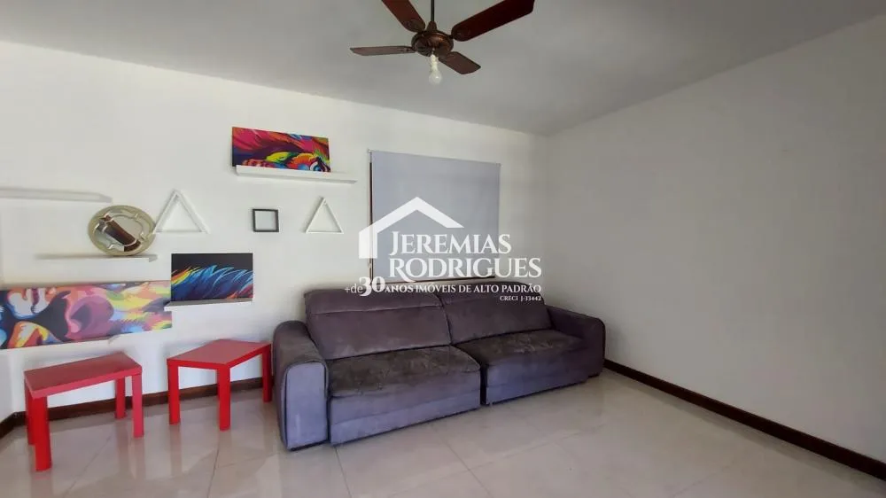 Casa térrea com 5 dorm - Condomínio Village Paineiras.