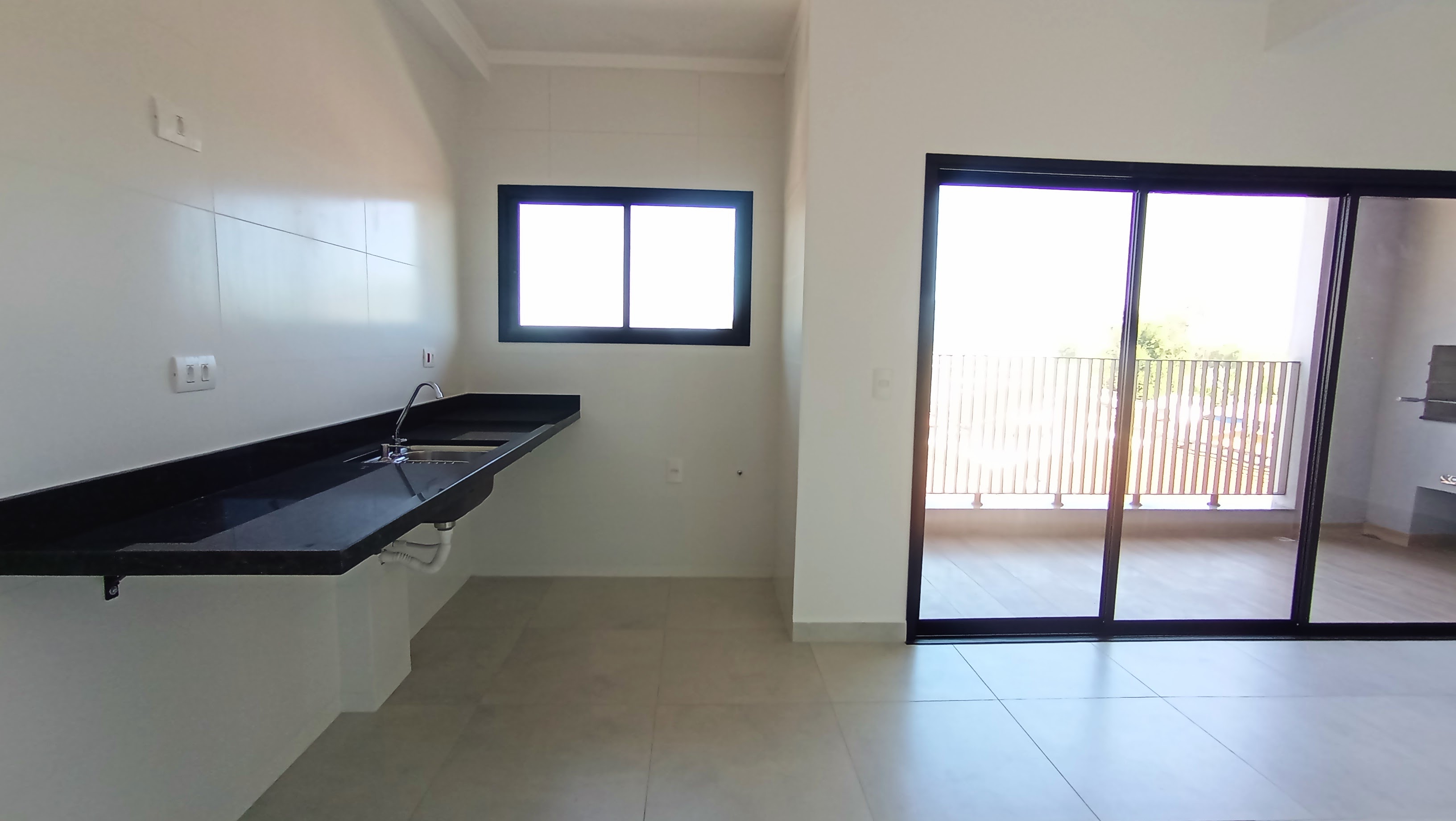 Apartamento à venda com 3 suítes, 124 m² no Edifício Residencial Apoema em Ubatuba/SP.