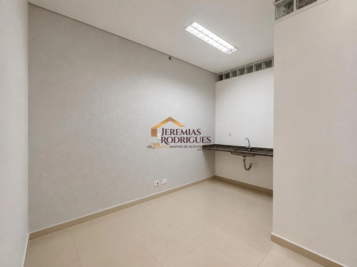 Ponto comercial para locação no centro em Taubaté/SP. - foto 6