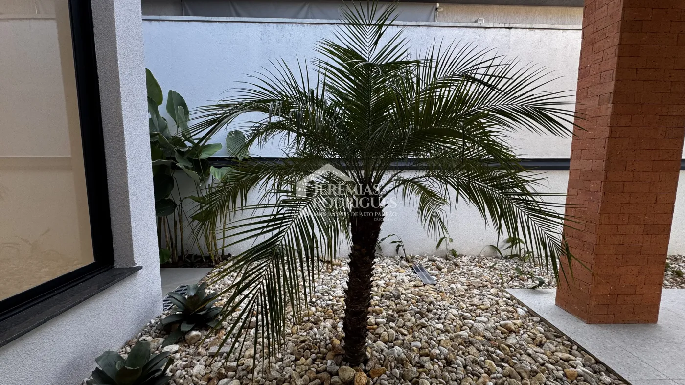 Casa à venda com 3 suítes no Condomínio Reserva dos Lagos em Pindamonhangaba/SP.