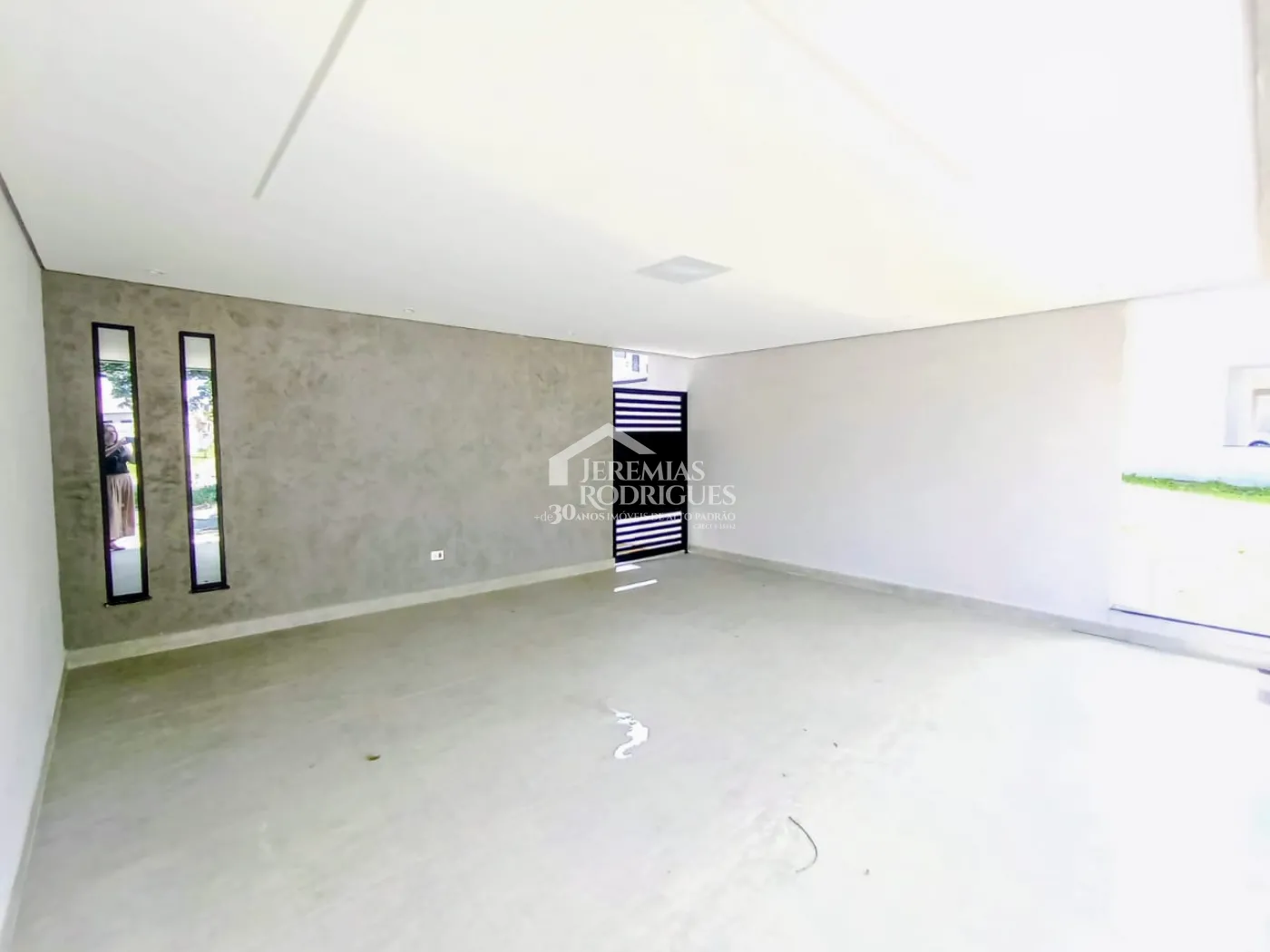 Casa à venda com 300 m² no Condomínio Ouro Ville em Taubaté/SP.