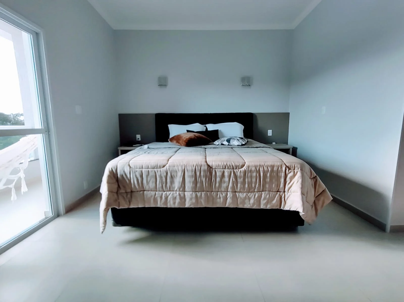Casa à venda com 3 suítes no Residencial Vargas em Tremembé/SP. 