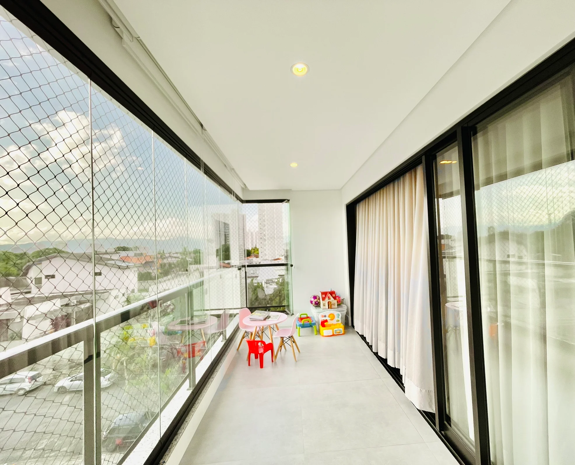 Apartamento à venda com exclusividade com 3 dormitórios no Condomínio Lucca em Taubaté/SP. 