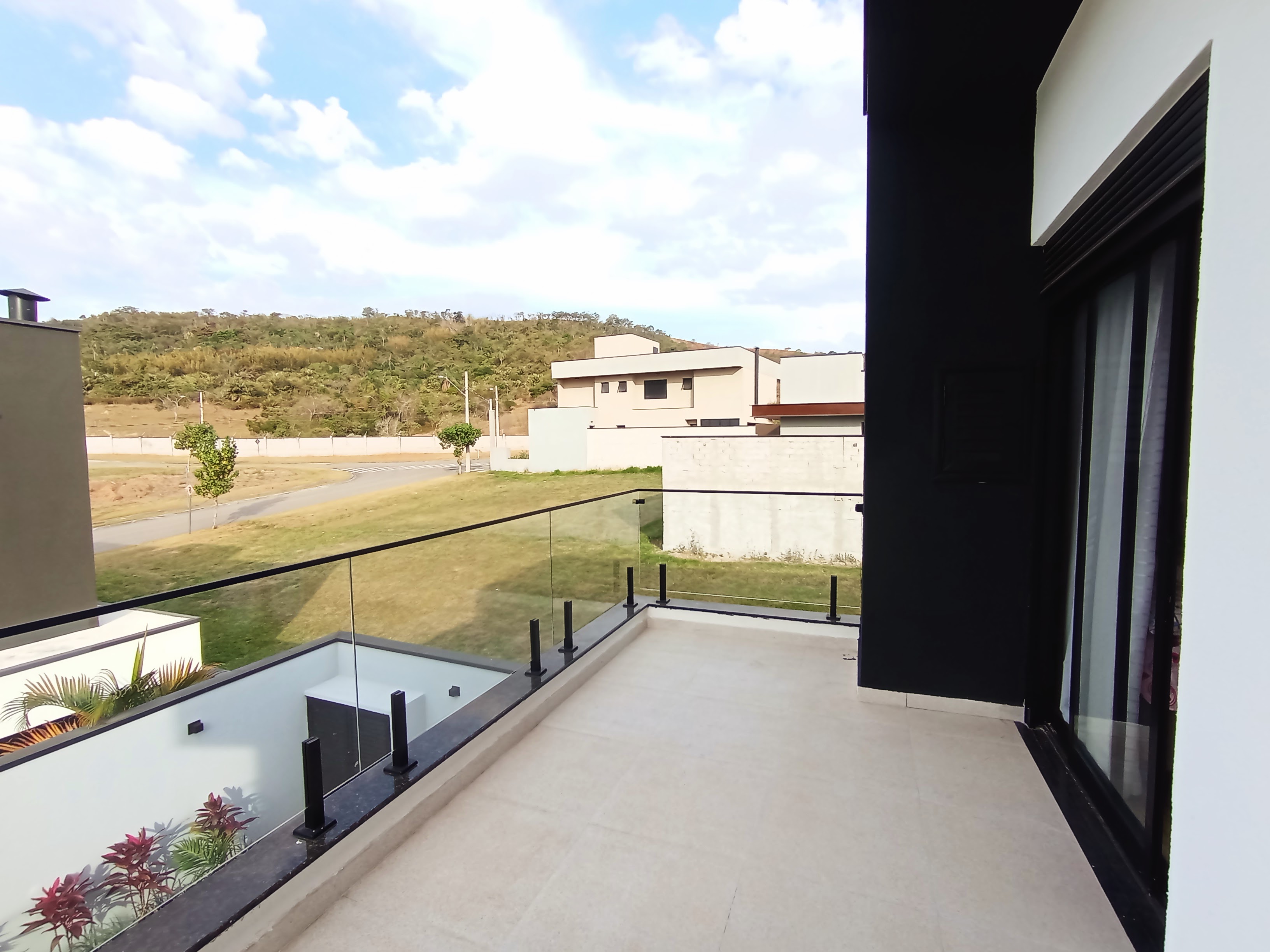 Casa à venda com 4 dormitórios no Condomínio Cyrela Landscape em Taubaté/SP.