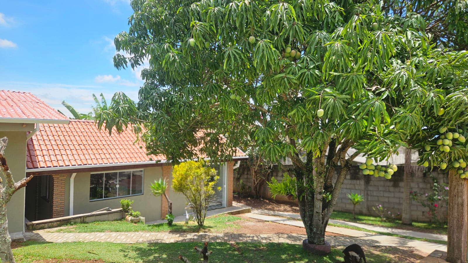 Chácara com 3 suítes, 300 m² - Chácara Ingrid - Taubaté/SP