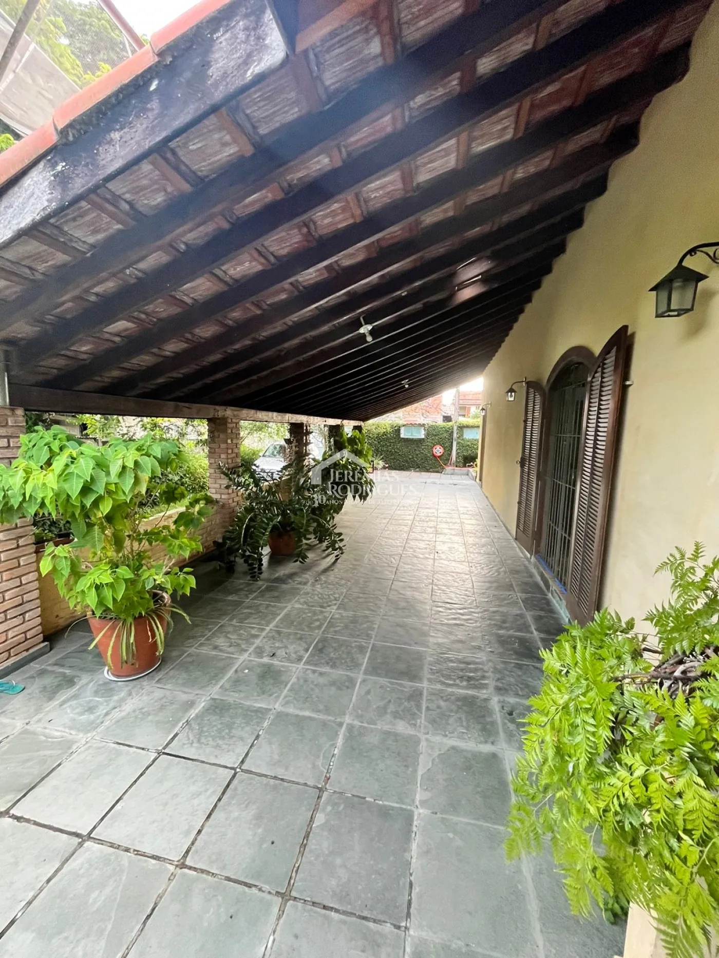 Terreno com 1.800 m² no bairro Campo Alegre em Pindamonhangaba/SP.