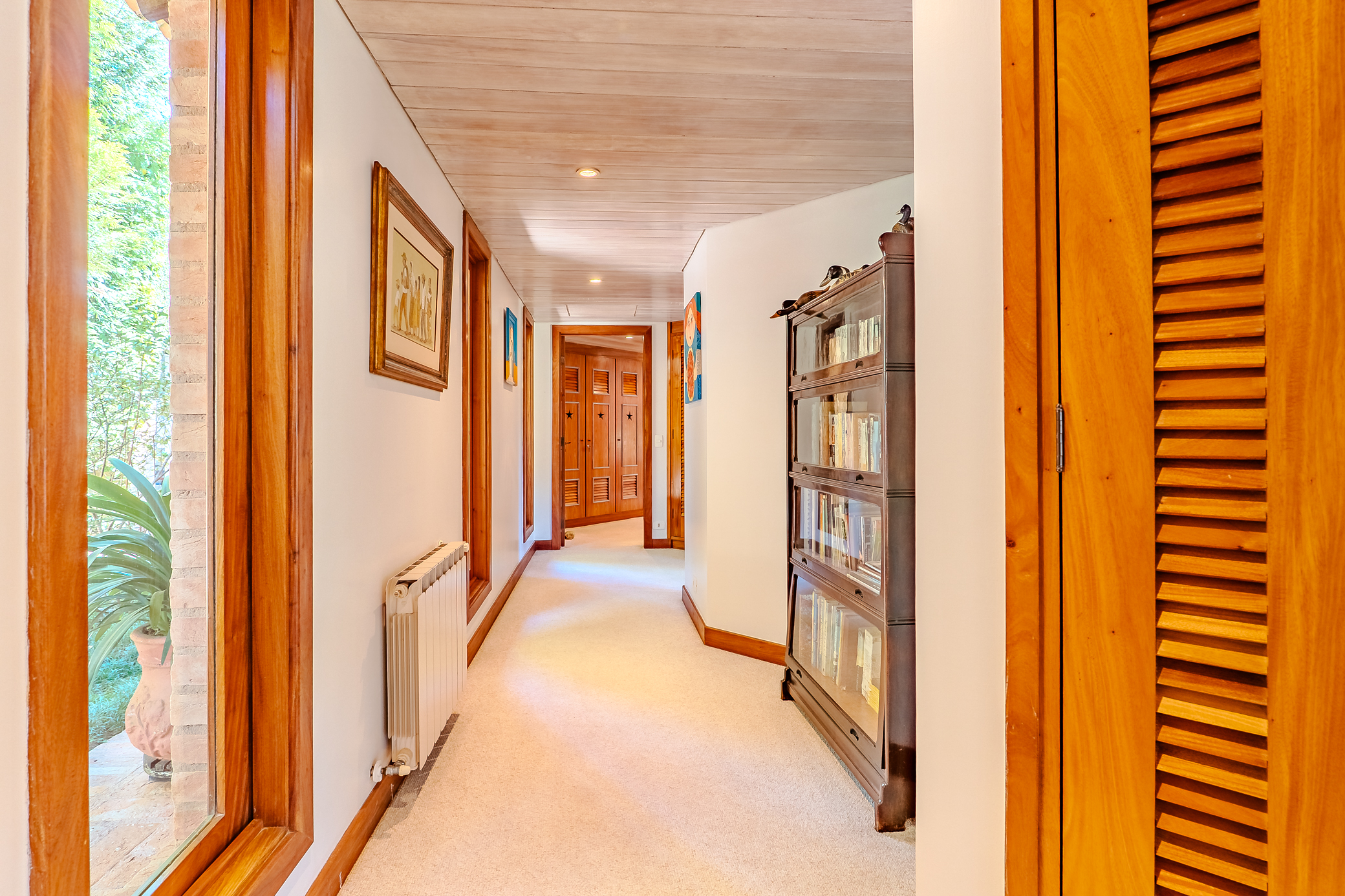 Mansão à venda com 7 suítes no Condomínio Vila Simonsen em Campos do Jordão/SP.