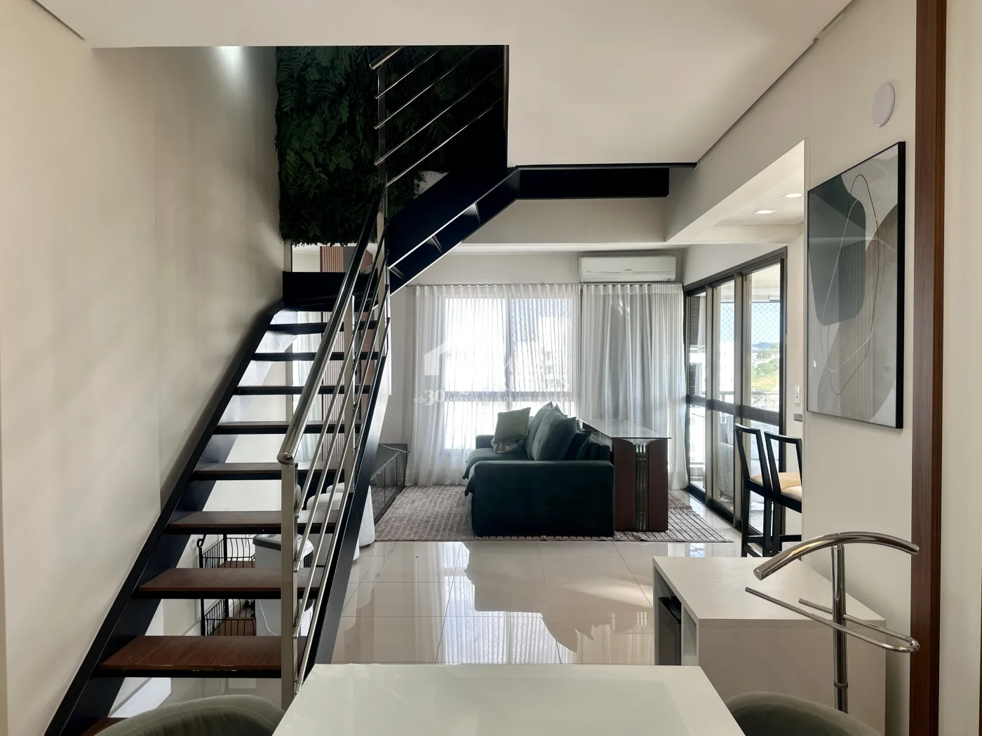 Apartamento mobiliado para venda e locação no Edifício Jabuticabeiras em Taubaté/SP. — foto 2