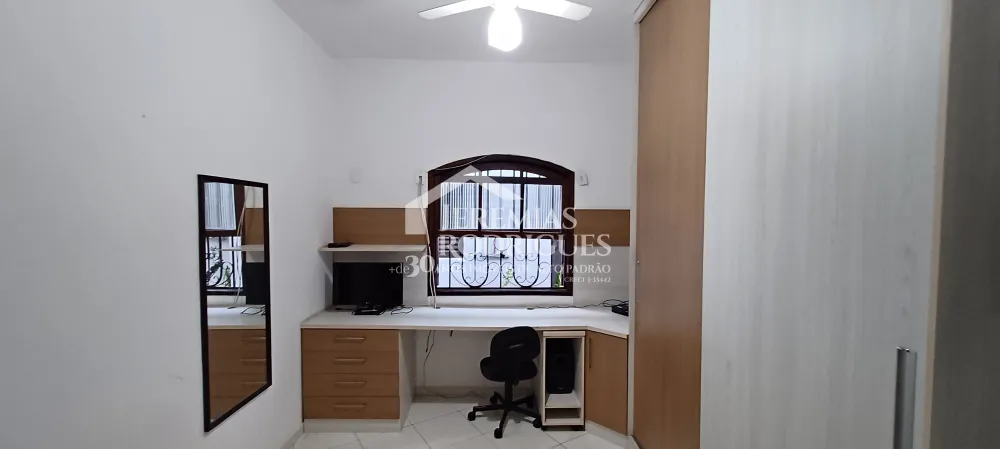 Casa com 3 dormitórios, 233 m² - Santana - Pindamonhangaba/SP
