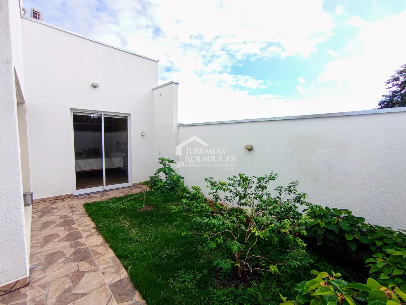 Casa para venda com 2 dormitórios no Residencial Charles Schineider em Taubaté/SP