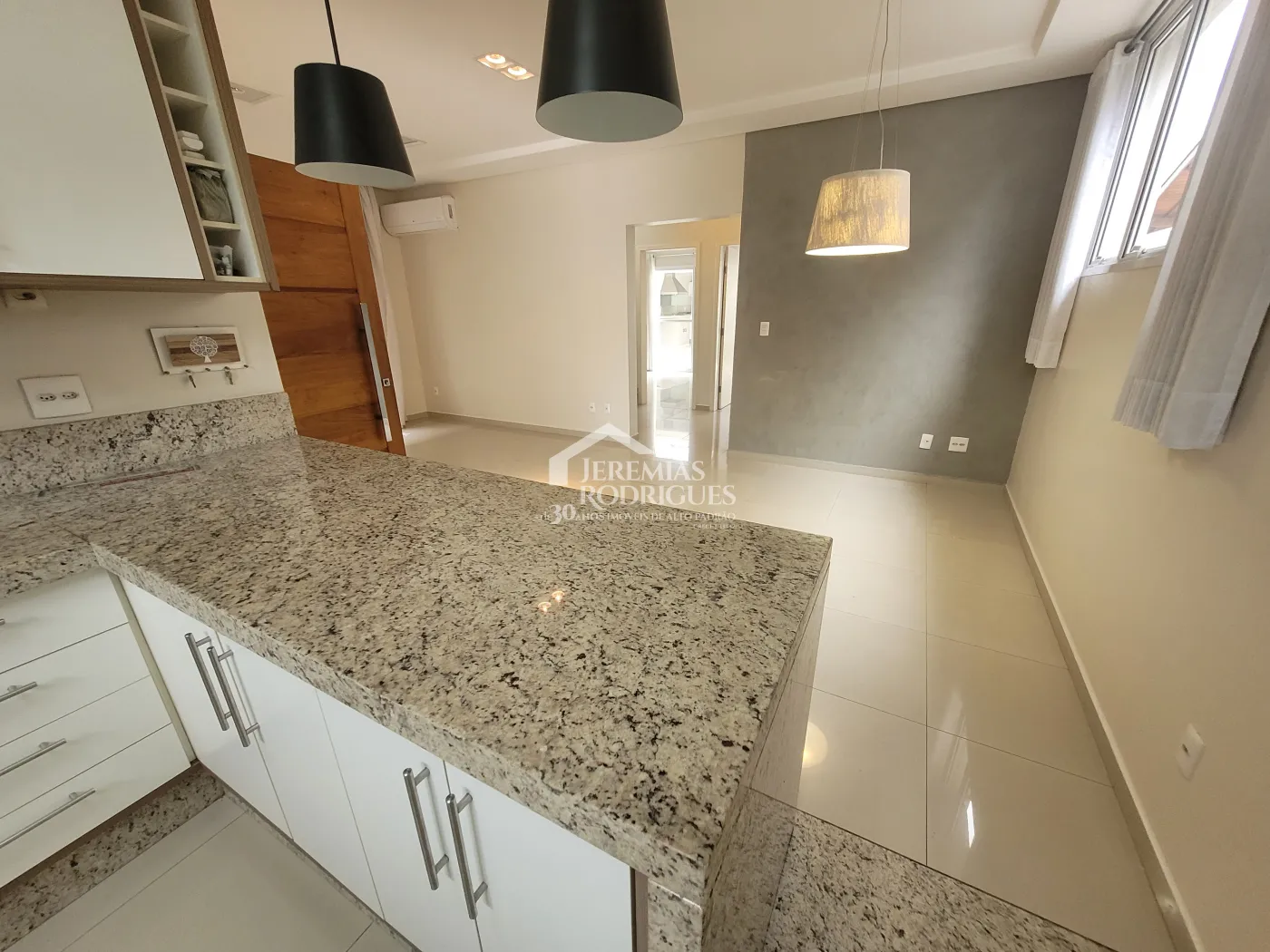 Casa para venda e locação com 3 dormitórios no Condomínio Campos do Conde I em Tremembé/SP