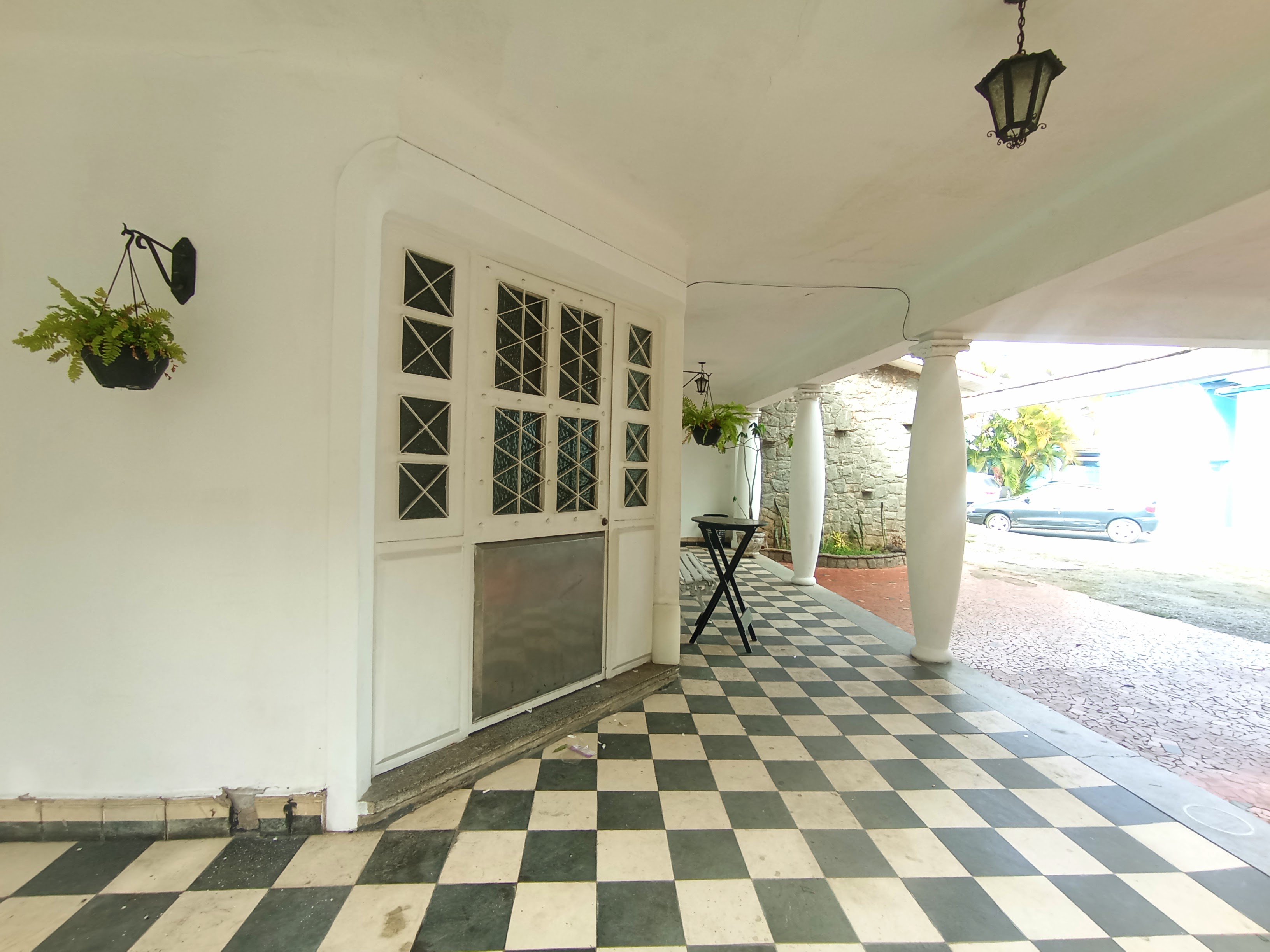 Casa à venda com 3 dormitórios no Centro em Pindamonhangaba/SP.