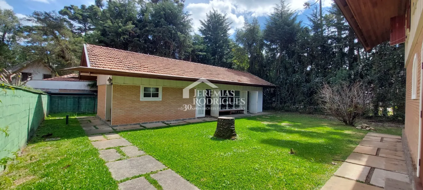 Casa com 3 dormitórios no Bairro Capivari - Campos do Jordão/SP