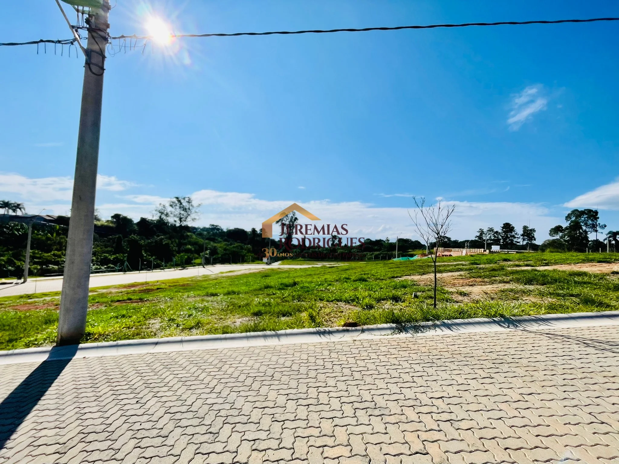 Terreno á venda no Condomínio Di Fiori em Taubaté/SP. — foto 1