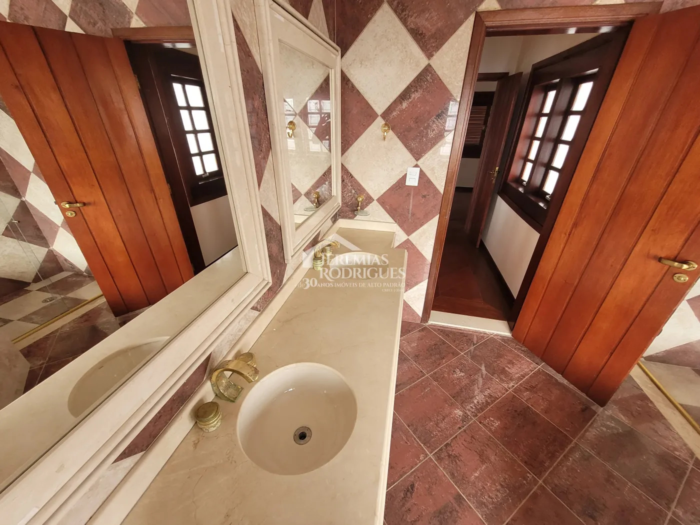 Casa com 4 dormitórios, 330 m² - Condomínio Village Paineiras- Pindamonhangaba/SP.