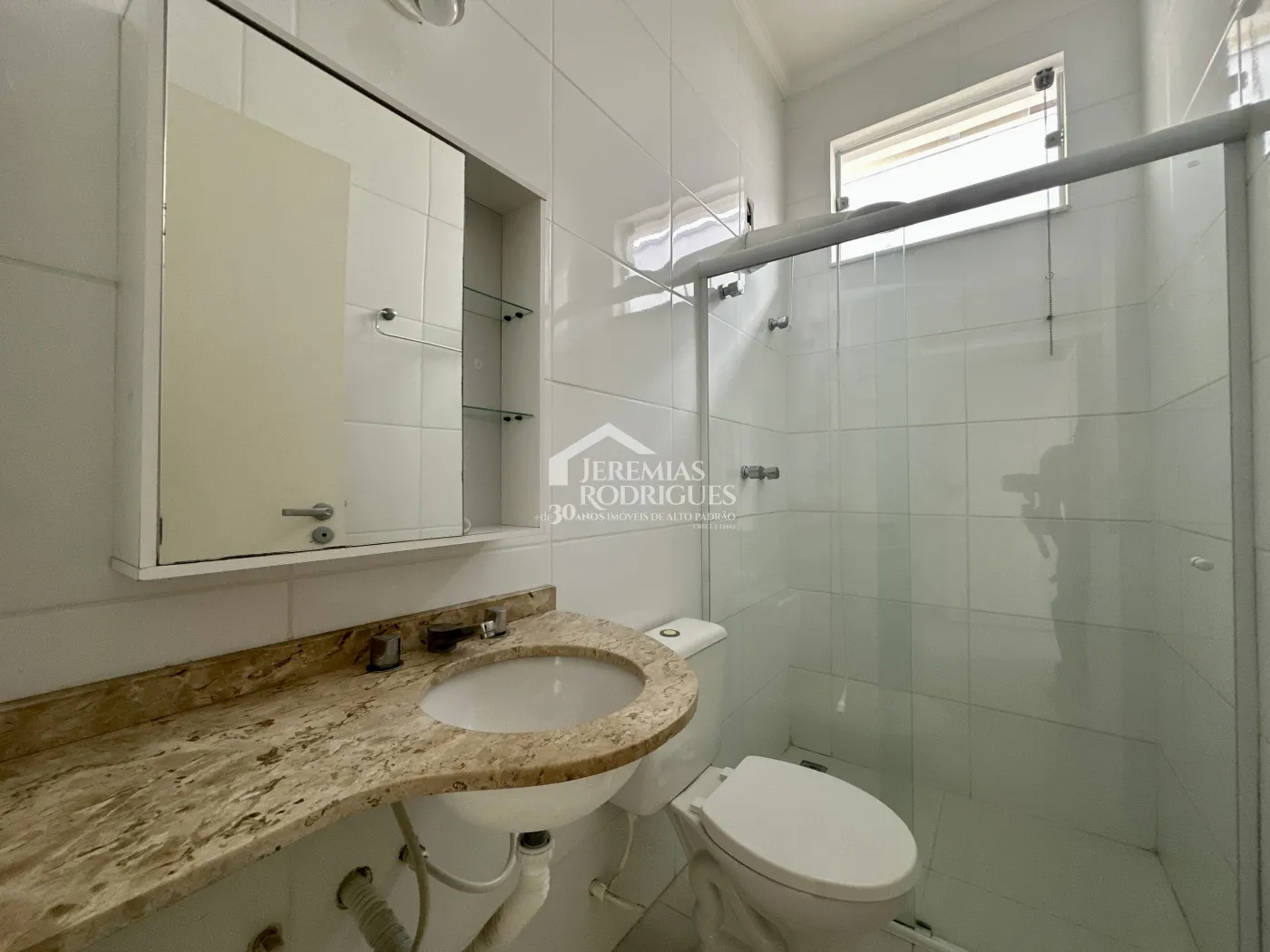 Casa para venda com 3 dormitórios no Condomínio Campos Do Conde I em Tremembé/SP