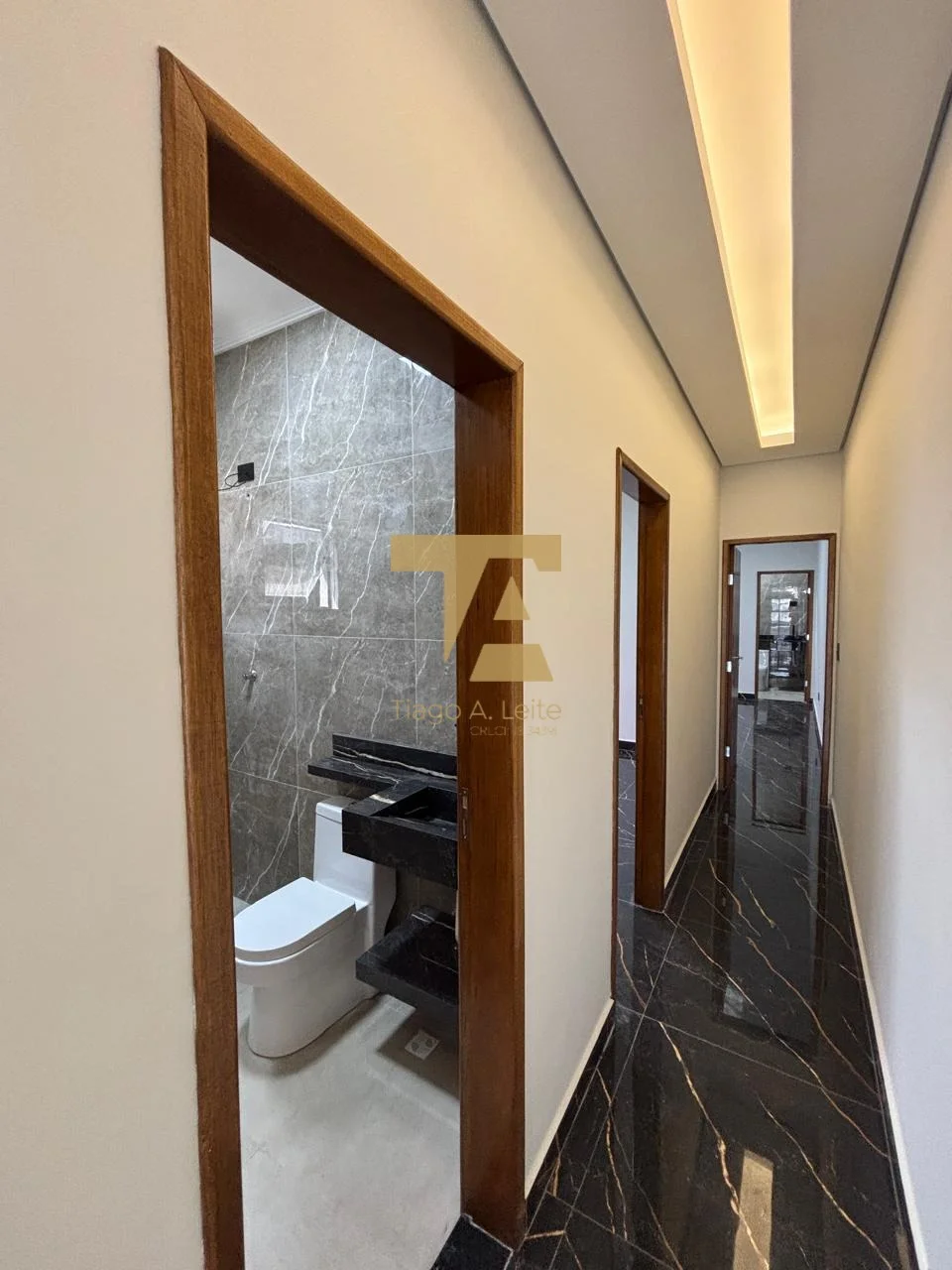 Casa com Quintal Amplo e 2 Quartos no bairro Cidade Nova