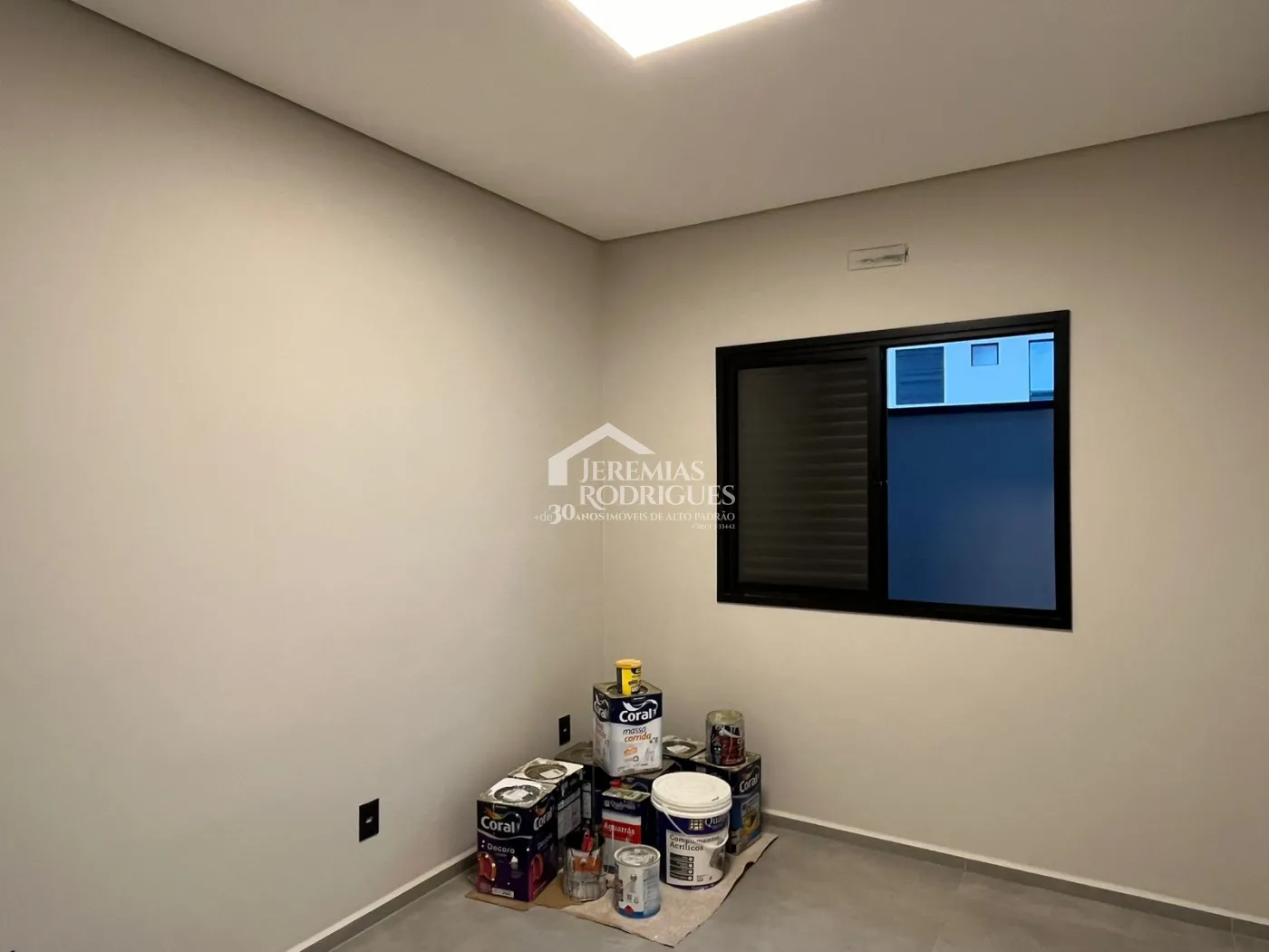 Casa assobradada à venda com 3 suítes no Condomínio Cyrela Landscape em Taubaté/SP.