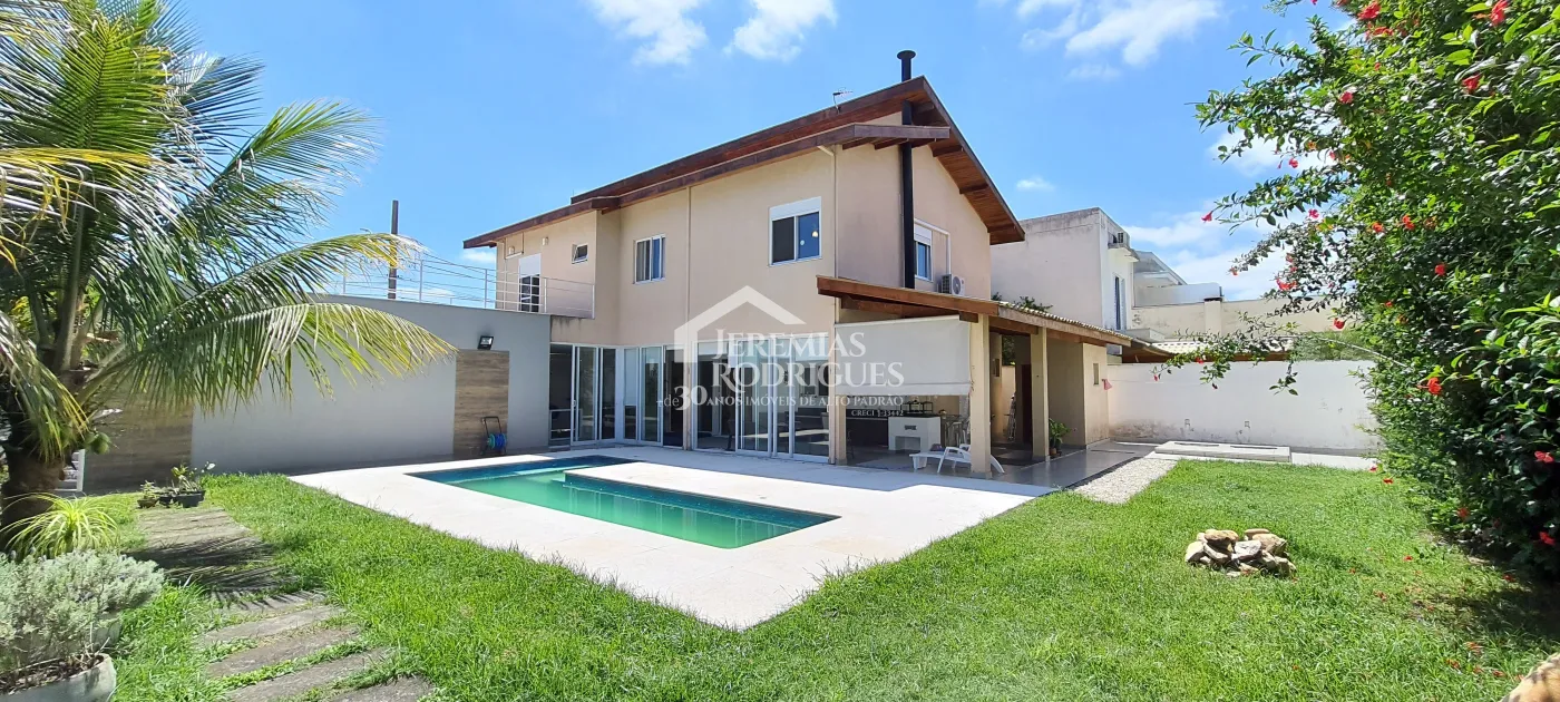 Casa com 3 suítes para venda no Condomínio Campos Do Conde II Versailles em Tremembé/SP