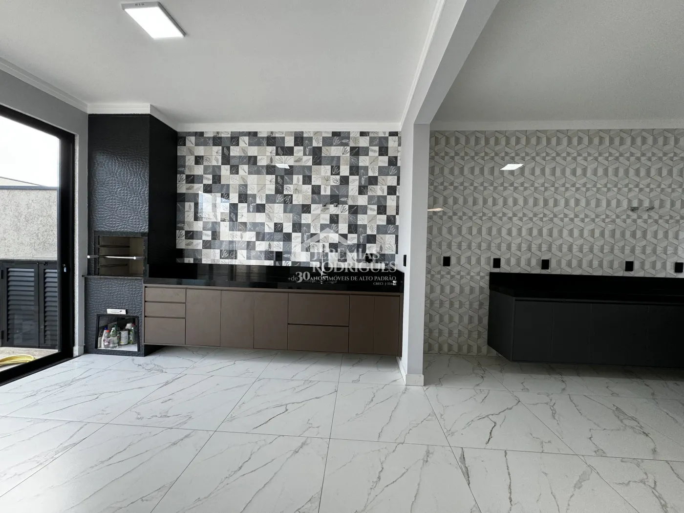 Casa com 3 dormitórios, 167 m² - Condomínio Pérola do Vale - Tremembé/SP.