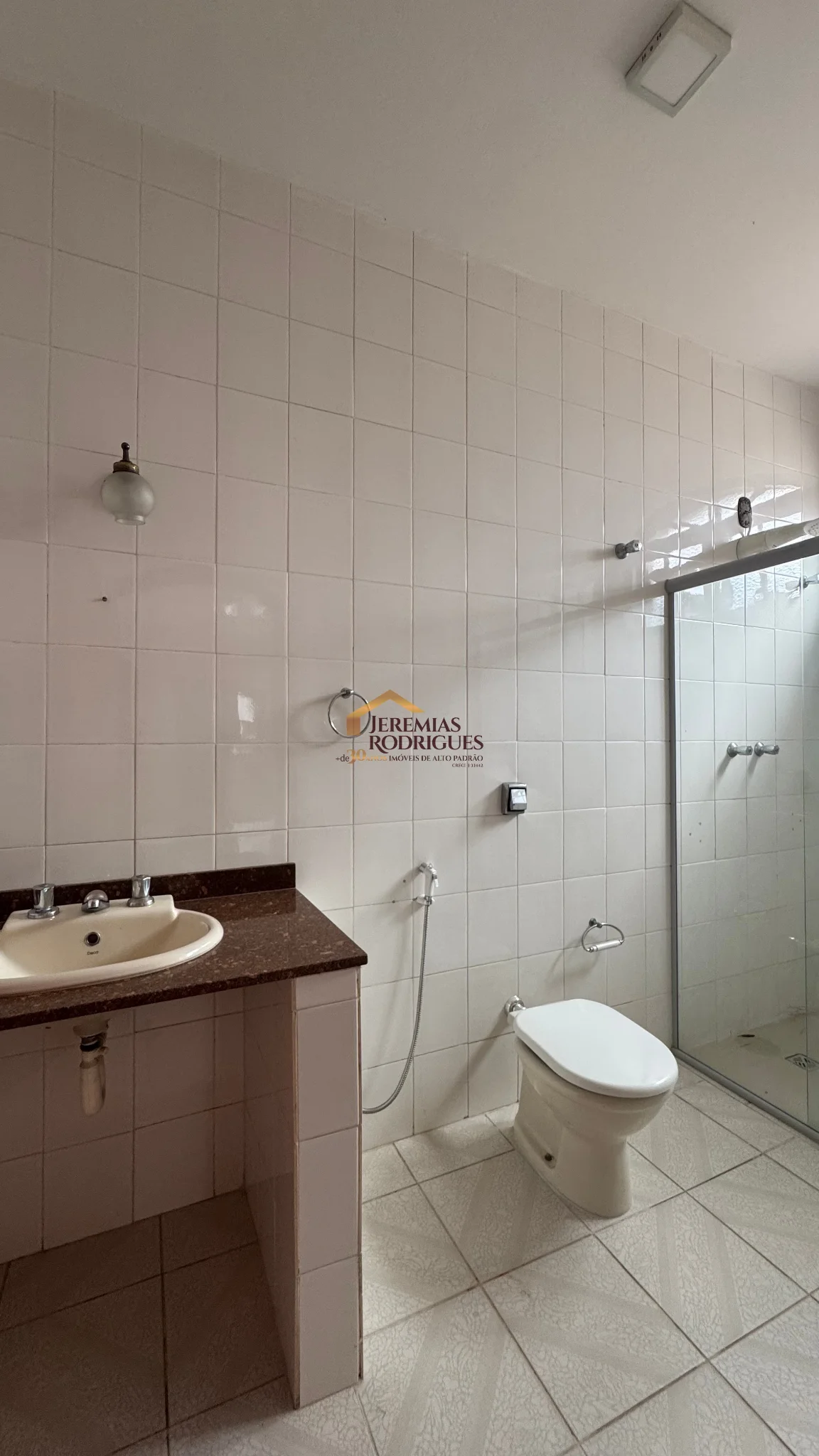 Casa para locação e venda no Bairro São Benedito em Pindamonhangaba/SP. — foto 16