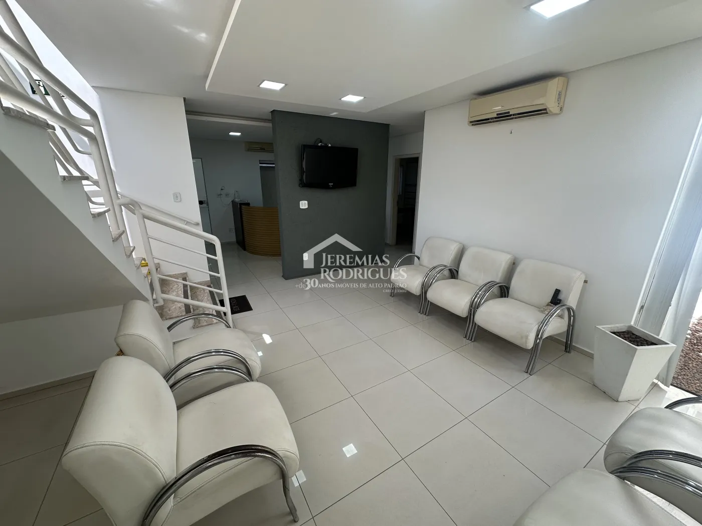 Prédio Comercial com 470 m² no Centro em Pindamonhangaba/SP