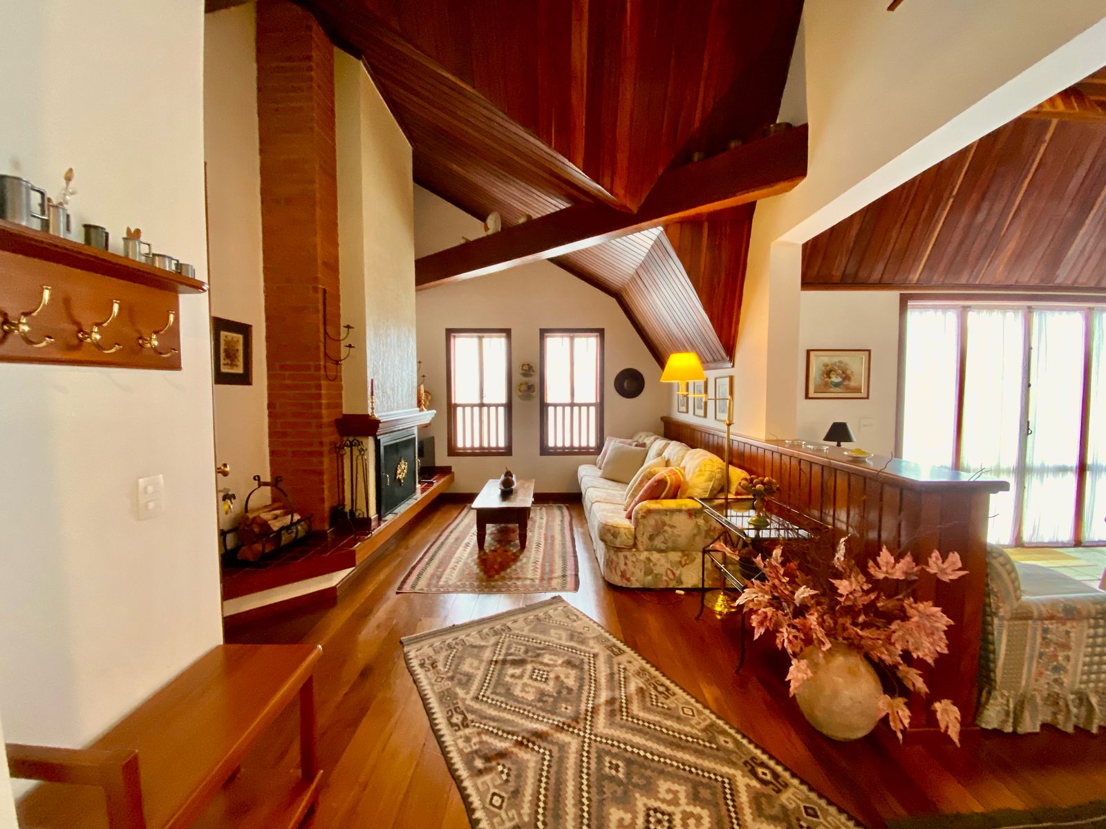 Apartamento à venda no Condomínio Le Bourg Saint Maurice em Campos do Jordão/SP.