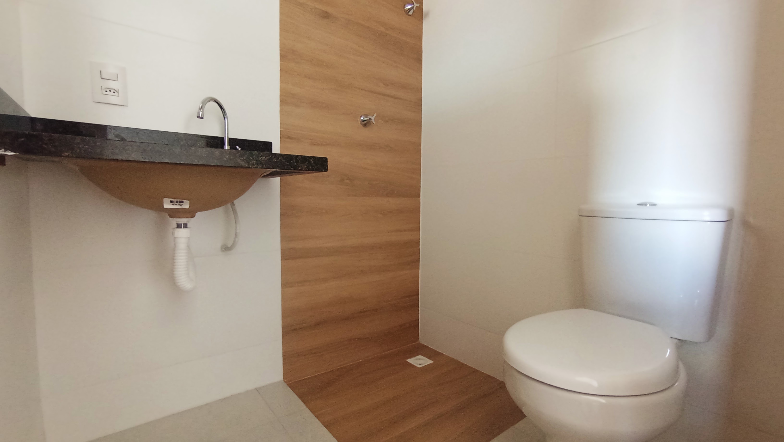 Apartamento à venda com 3 suítes, 124 m² no Edifício Residencial Apoema em Ubatuba/SP.