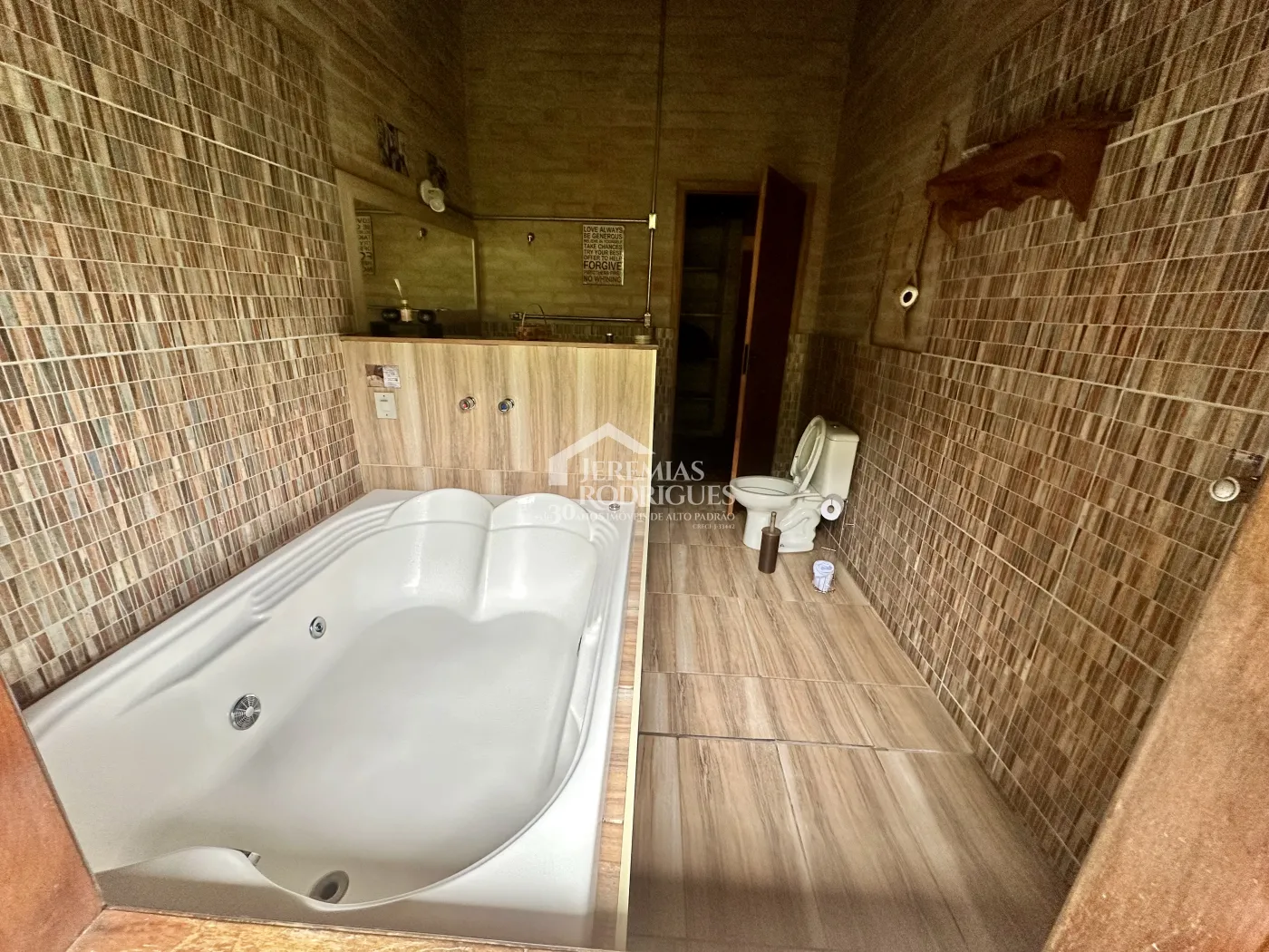 Casa à venda com 3 suítes no Centro em Santo Antônio do Pinhal/SP