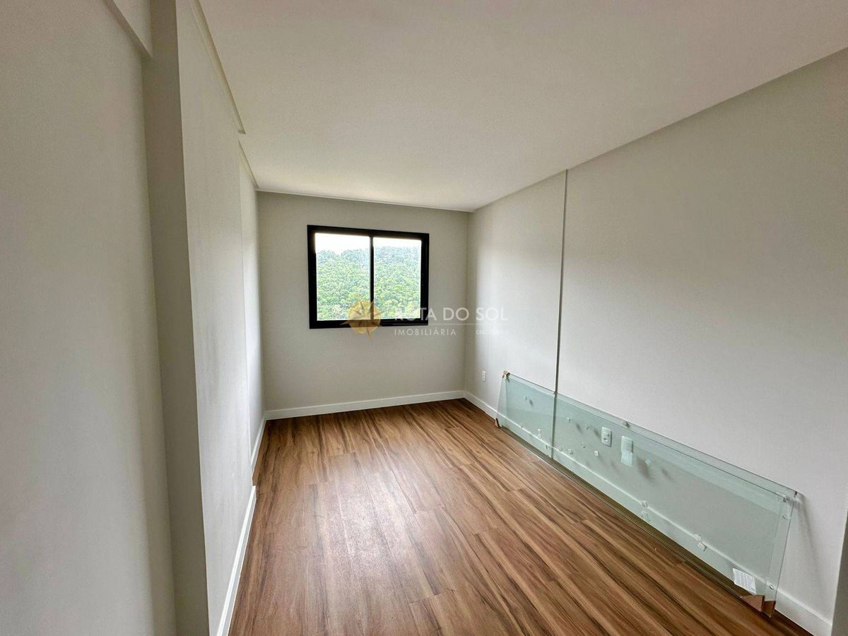 Villeneuve apartamento com 2 quartos e 1 vaga em Itapema