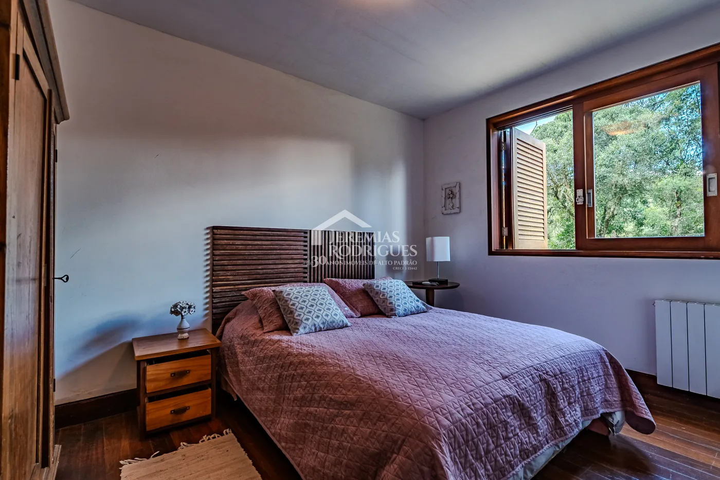 Casa para venda com 5 suítes no Condomínio Villandry em Campos do Jordão/SP