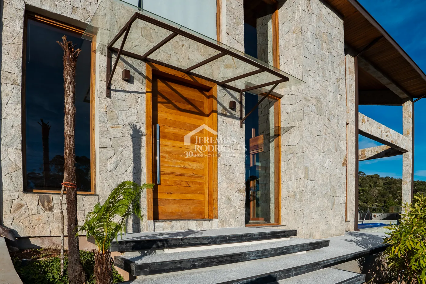 Casa com 4 suítes no condomínio Reserva Figueiredo em Campos do Jordão/SP