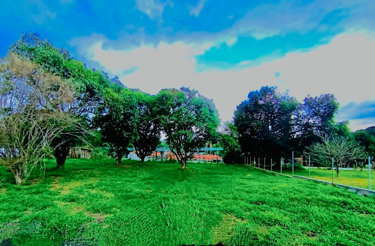 Terreno à venda com 2.500 m² no Condomínio Chácaras Cataguá em Taubaté/SP. 