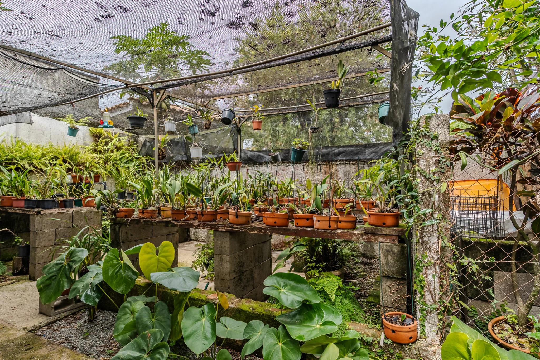 Casa à venda com 4 dormitórios no Condomínio Village Paineiras em Pindamonhangaba/SP. 