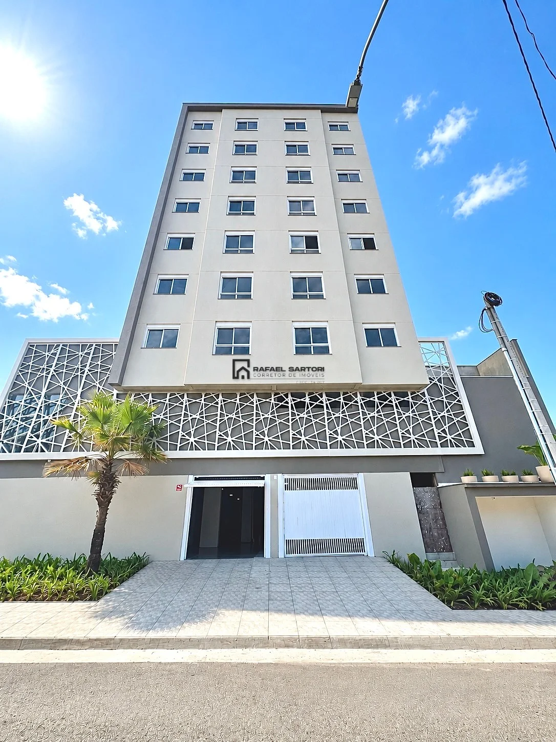APARTAMENTO COM 03 QUARTOS NO CENTRO