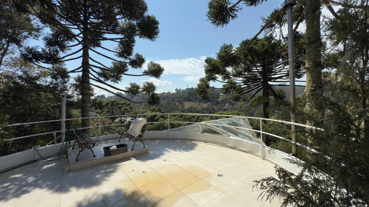 Casa à venda por R$ 2.300.000,00 - Campos do Jordão/SP