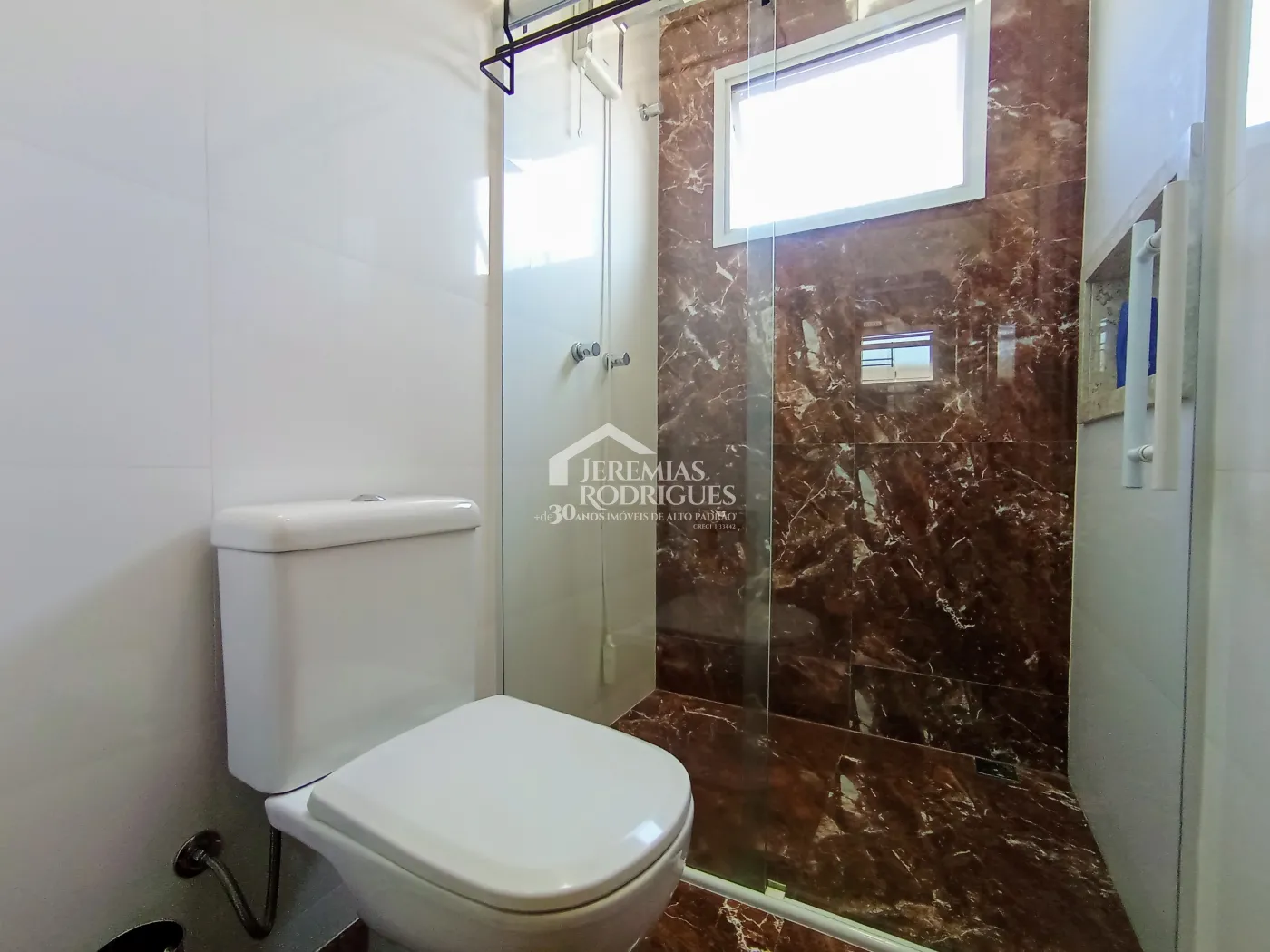 Casa para venda com 3 dormitórios no Condomínio Residencial Tecoara em Taubaté/SP