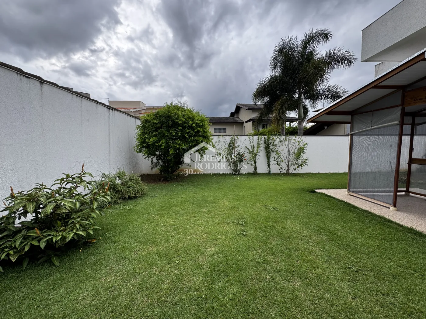 Casa para venda e locação com 3 suítes no Condomínio Real Ville em Pindamonhangaba/SP