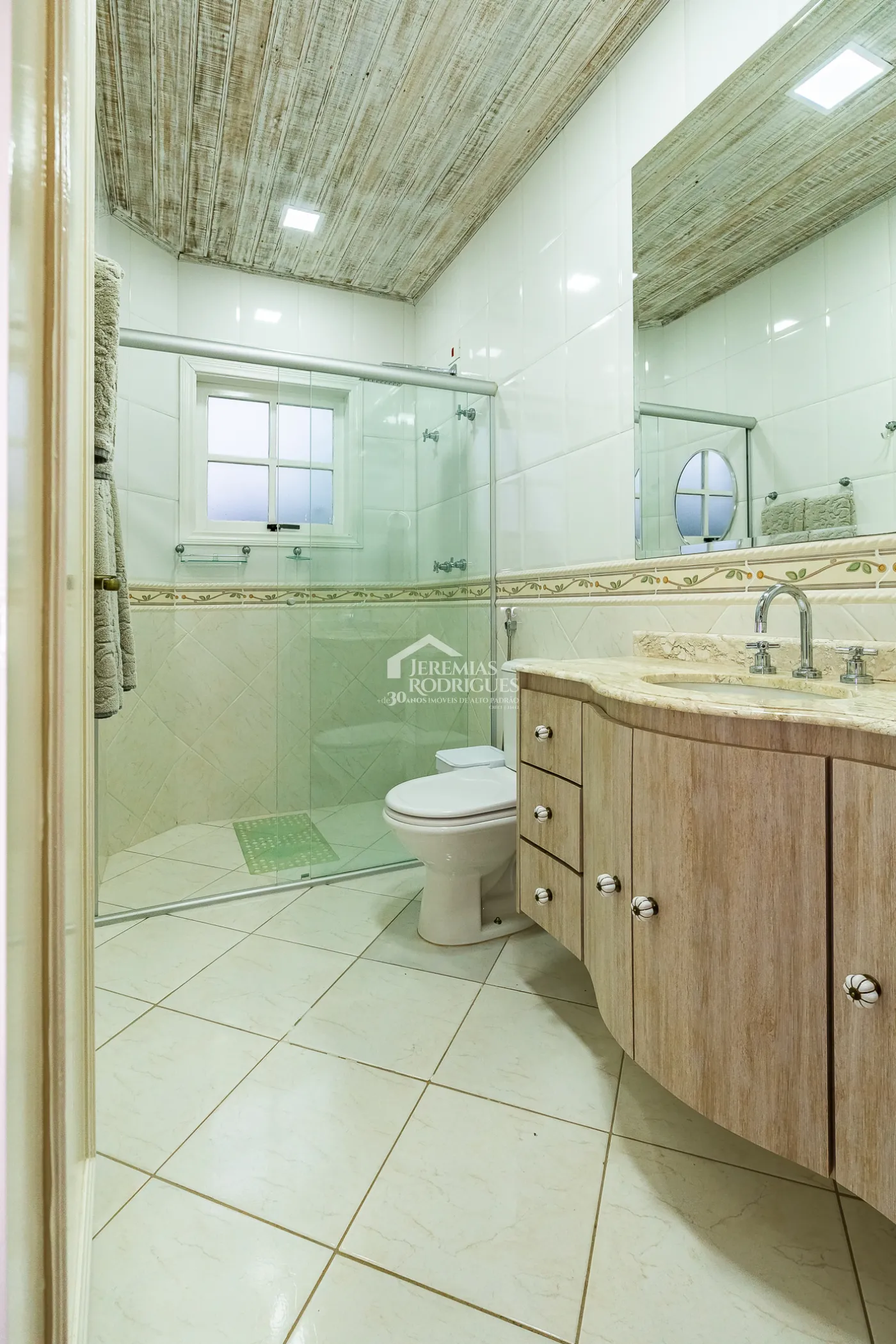 Casa com 5 suítes, 950 m² - Alto do Capivari - Campos do Jordão/SP